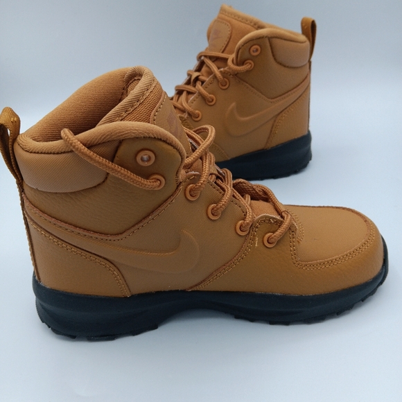 Nike Monoa LTR (PS) Boys Boots Shoes Size 4.5Y Wheat/ Black New With Box - Picture 5 of 11